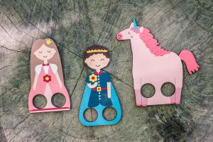 Finger puppet theatre - Prince, princess and unicorn