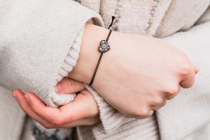 Wooden String Bracelet Folk Heart – Black